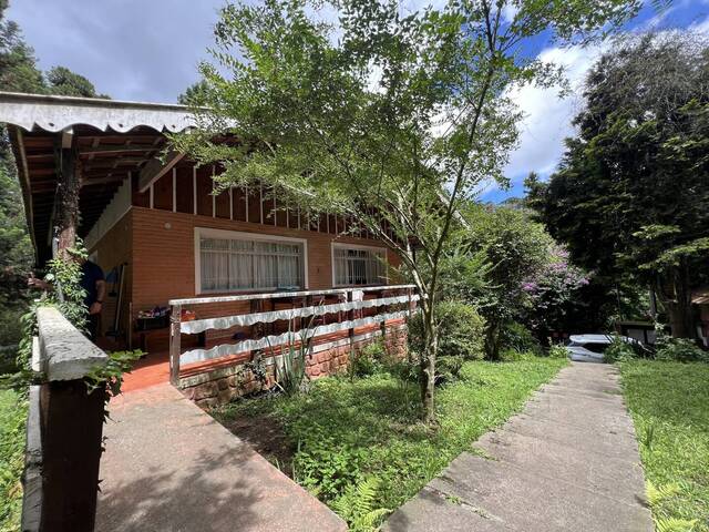 #111 - Casa para Venda em Campos do Jordão - SP