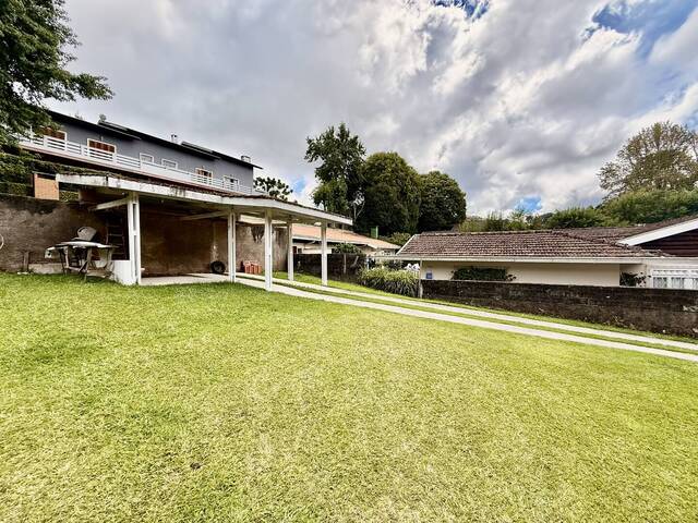 #122 - Casa para Locação em Campos do Jordão - SP