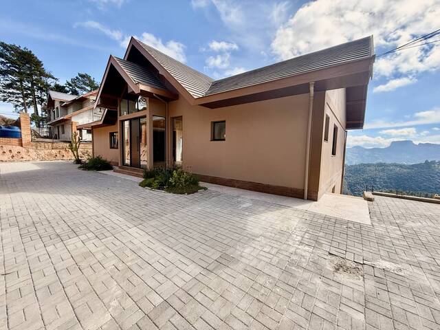 #124 - Casa para Venda em Campos do Jordão - SP